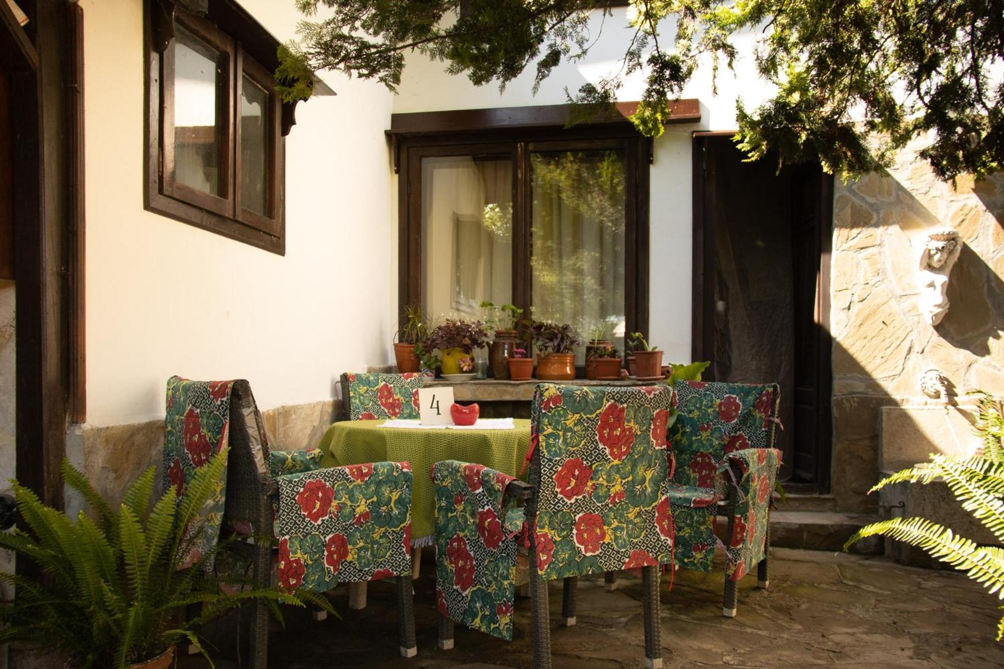 Старата Баkалия The Old Grocery, Guest Rooms 발치크 외부 사진